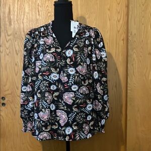 🎉SALE🎉$20 or 2 for $30🎉 Floral Long Sleeve Blouse